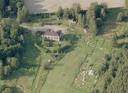 Lévon perusti 1800-luvun puolivälissä Alkulaan kemiantehtaan sekä höyrymyllyn. Alkulan päärakennus on epäilty siirretyn paikalle vuoden 1808 jälkeen.