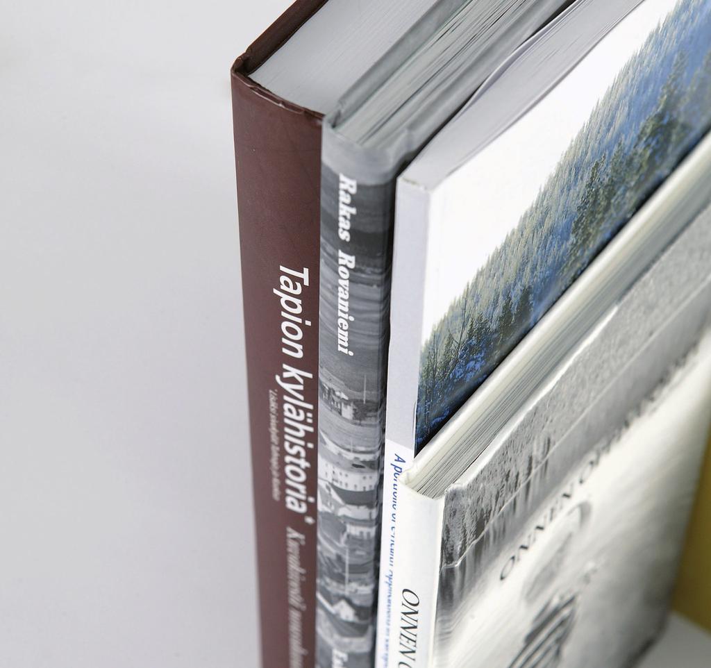 176 mm 9040 B5 kovakantinen 176 x 250 mm 250 mm Kokonaan neliväripainatus Kannet neliväripainatuksena ja sisus mustavalkoisena Paperisuositus: Päällystämätön 80