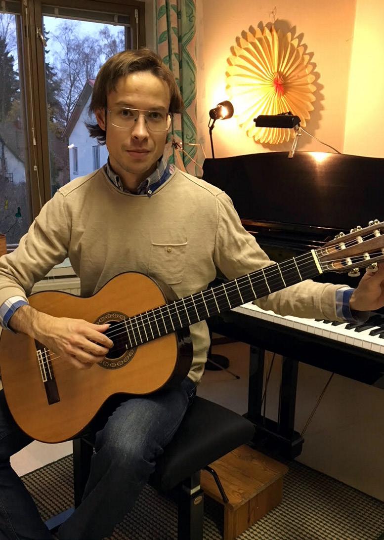 Tuomo Kupari, kitaristi Tuomo opettaa Käpylän musikkiopistossa kitaransoittoa tämän lukuvuoden Ilkka Hammon osittaisena sijaisena.