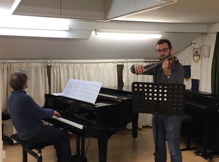 Instrumenttivalikoimaan pedagogiopinnoissa kuuluvat: laulu, piano ja/tai sähköiset kosketinsoittimet, kitara, basso ja/tai kontrabasso, rummut, viulu tai alttoviulu, sello, huilu, klarinetti,