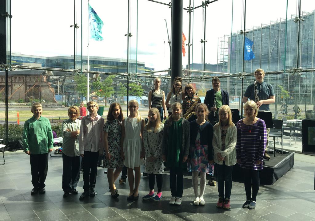 Musiikkiopiston 60-vuotisjuhlat Musiikkitalolla Viime kevään hienoista 60-vuotisjuhlista jäi muistoksi elämyksiä.