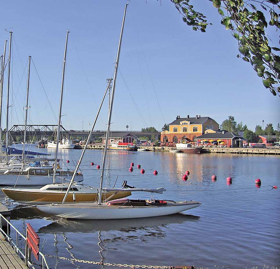 Neuvoton Kymi Summa HAMINA FREDRIKSHAMN Vilniemi HAMINA Hamina on historiallinen merenrantakaupunki, joka tarjoaa veneilijälle väljyyttä, luonnon rauhaa ja idyllisiä venesatamia.