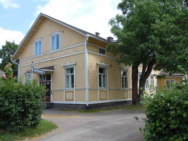 yhteydessä on mm. uimaranta ja luonnonsuojelualue.