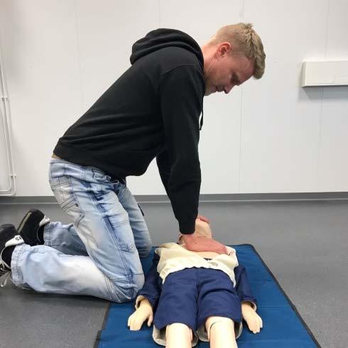 6. Sulje lapsen sieraimet, paina huulesi
