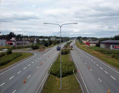 12 Valtatien 3 parantaminen välillä Ylöjärvi Hämeenkyrö TUTKITUT VAIHTOEHDOT 3 TUTKITUT VAIHTOEHDOT Vaihtoehtojen muodostamisen tavoitteena on löytää valtatielle 3 välillä Ylöjärvi Hämeenkyrö