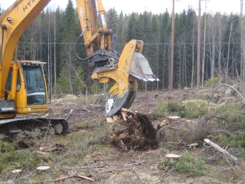 Taustaa: Energiapuu - Metsähake Hakkuutähteistä, harvennuksista ja kannoista Kannoista alkaen vuodesta 2001 (UPM ja muut metsäyhtiöt perässä) Kannot korjataan