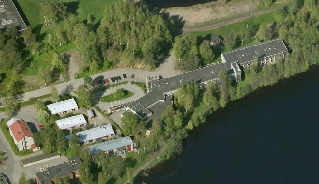 Kuva. Savon Solmu sekä eteläpuolella sijaitsevat vanhusten palvelutalot Kuva. Savontien, Keskukadun ja Kulmakujan alueen asuin- ja liikerakennuksia.