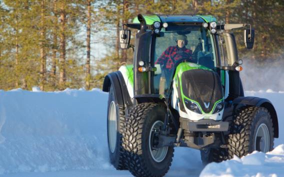 Raskaat Renkaat Esimerkkejä uusista tuotteista Kokonaan uudistettu Nokian Forest King -tuoteperhe vie pidon uudelle tasolle metsäkoneissa Moderneihin tavaralajikorjuumenetelmän eli CTL