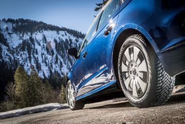 ajovakauden Turvallisempi ja monipuolisempi kuin tyypilliset all-season-renkaat Nokian WR C3 Kestävää suorituskykyä Vakautta,
