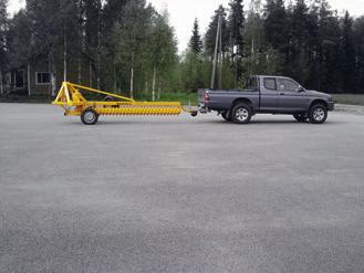 mm 150 Työleveys m 2,4 Terien lukumäärä, std kpl 150 Paino kg 745 Tehoalue hv 100-140 PTO rpm 1000 PRF-240 tuotantojyrsimet Tuotantojyrsimet niin pienille kuin suurillekin tuottajille