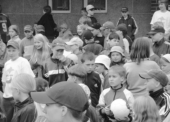 KESLI-leiri tulee taas! Tulevana kesänä Keuruun kaupunki saa vieraakseen suuren joukon liikunnasta kiinnostuneita 10-12- vuotiaita lapsia. KESLI-leiri järjestetään 7.-11.6.