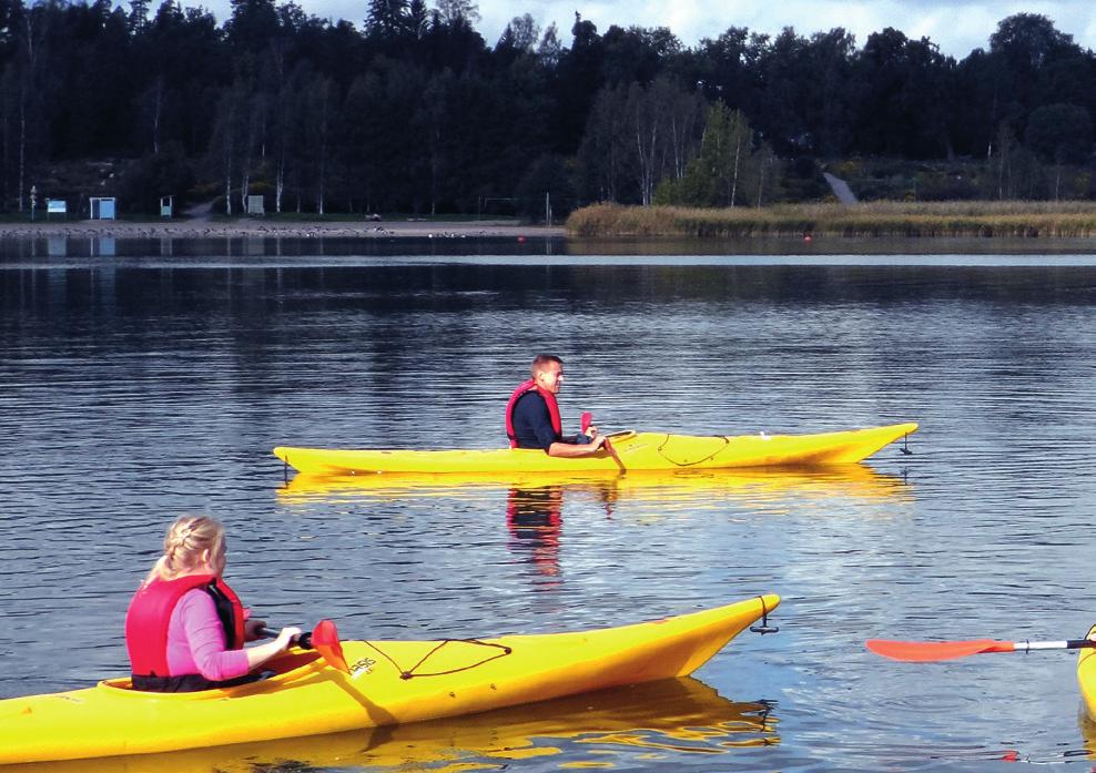 ESIMERKKEJÄ LUONTOTOIMINTAPÄIVISTÄ ERI VUODENAIKOINA Syksyinen luontotoimintapäivä Linlon saarella Kirkkonummella Syyskuinen aamupäivä vietettiin Rehndahlin kotieläinpihalla Kirkkonummella, vierailun