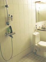 Suihkuseinäke Esimerkki: käytössä olevaan kylpyhuoneeseen rakennetaan seinäke suihkun ja wc:n välille.