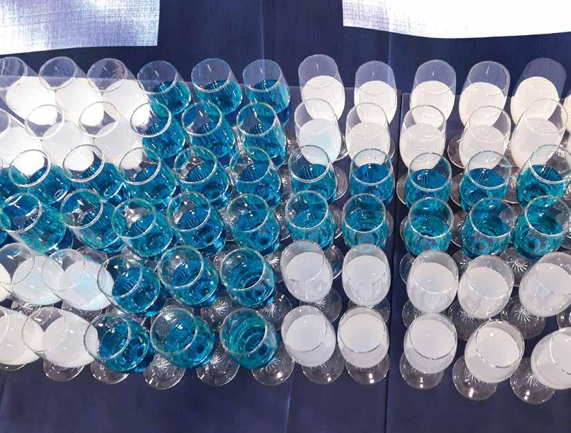 Ruokahuollossa 1.300 ateriaa päivässä VALMISTAMME keskuskeittiössämme noin 1.300 erilaista ateriaa päivässä, johon kuuluvat myös erityisruokavaliot. Asiakkaitamme ovat päiväkodit, koulut ja lukio.