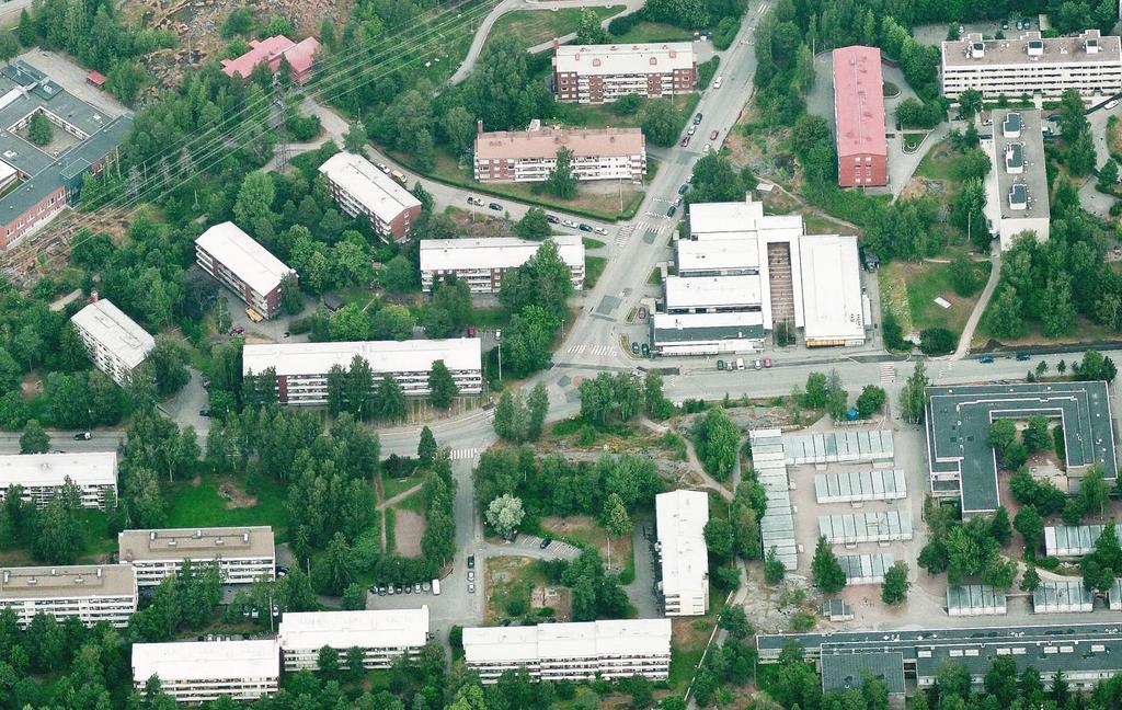 Vaihtoehto 0: OSTOSKESKUS SÄILYY NYKYISELLÄÄN OSTOSKESKUKSEN YMPÄRISTÖN ILMAKUVA 01 LIIKETILAA