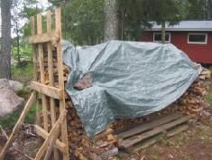 Illansuussa siirtelimme tai vinssasimme Arton kanssa kivet pois kaapeliojan paikalta. Samalla päätin vaihtaa kaapeliojan paikkaa selkeämmäksi.