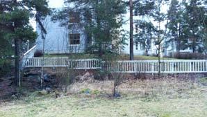 Tällä tavalla mahdollistetaan, että suurempi määrä ihmisiä liikkuu ulkotilassa, mikä lisää puisto- ja katutilojen myönteistä valvontaa.
