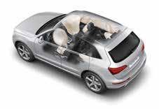 Audi side assist¹ -kaistanvaihtoavustin Jos järjestelmä havaitsee toisen ajoneuvon olevan kriittisessä paikassa kaistanvaihdon kannalta, se ilmoittaa tilanteesta kuljettajalle ulkopeilin