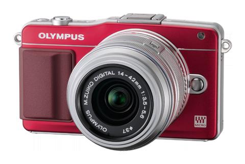 Olympus tarvitsi vain muutamia kuukausia vaikuttavan Live MOS -kennon siirtämiseen palkitusta Micro Four Thirds O-MD -lippulaivasta kauniiseen PEN-kameramallistoon.