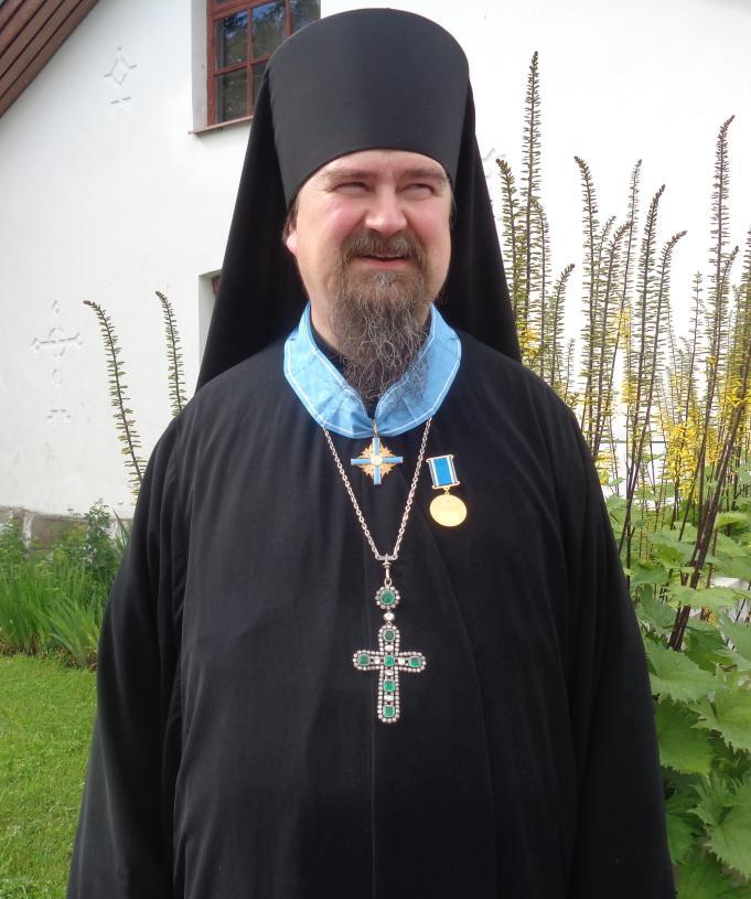 Konevitsa ry:n kunniajäsenillä merkkipäiviä Kolme kunniajäsentämme on tänä vuonna juhlinut merkkipäiviään. Sarjan aloitti Valamon luostarin johtaja, arkkimandriitta Sergei.