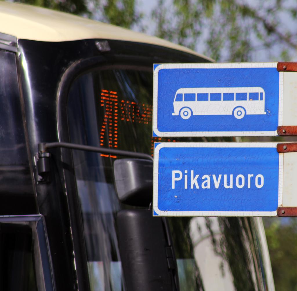 RAPORTTEJA 53 2017 Joukkoliikenteen