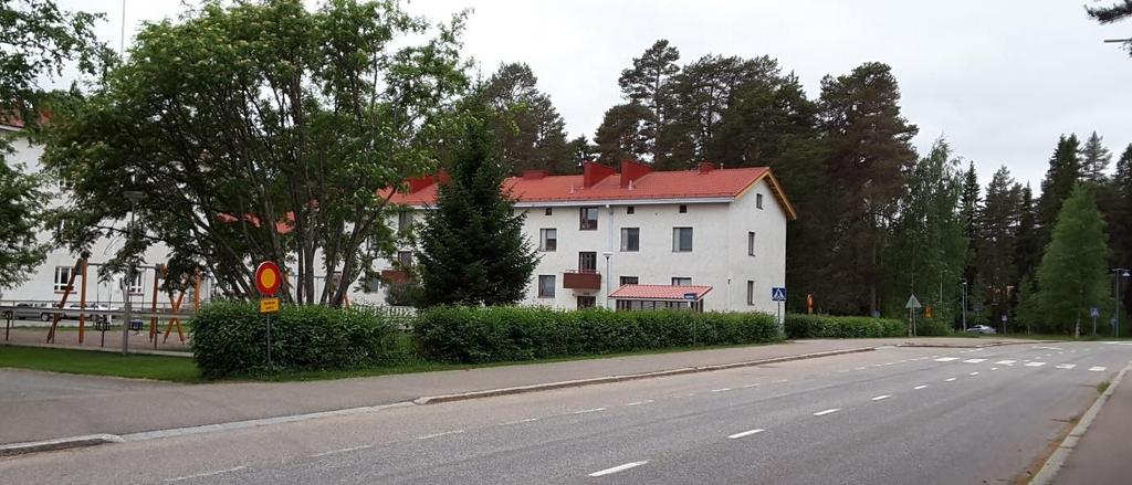 Kesäisin vuoroja kulkee arkipäivisin 9 12 ja viikonloppuisin 3 4. Kuhmoon vuoroja on talviarkena 6 7 päivässä, viikonloppuisin 1 3.