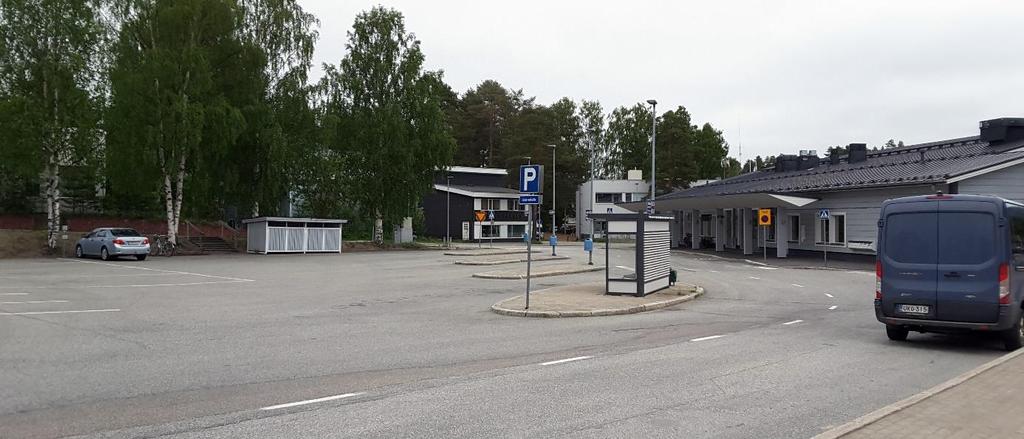 laitureita ja runsaasti pysäköintipaikkoja. Kuva 15.