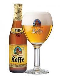 Aprikoosin, kirsikoiden ja muiden hedelmien makuvivahteita. Leffe, Blond 6,6% 8,50 Abbey olut Leffe Blonde on klassinen belgialainen juoma.