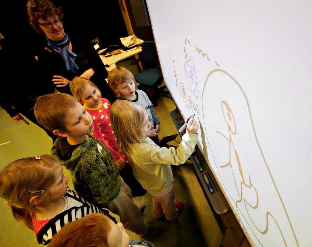 Kielten sekä suomen kielen ja kirjallisuuden Valinta suoraan opettajankoulutukseen Opettajaopinnot osana opintoja ensimmäisestä vuodesta