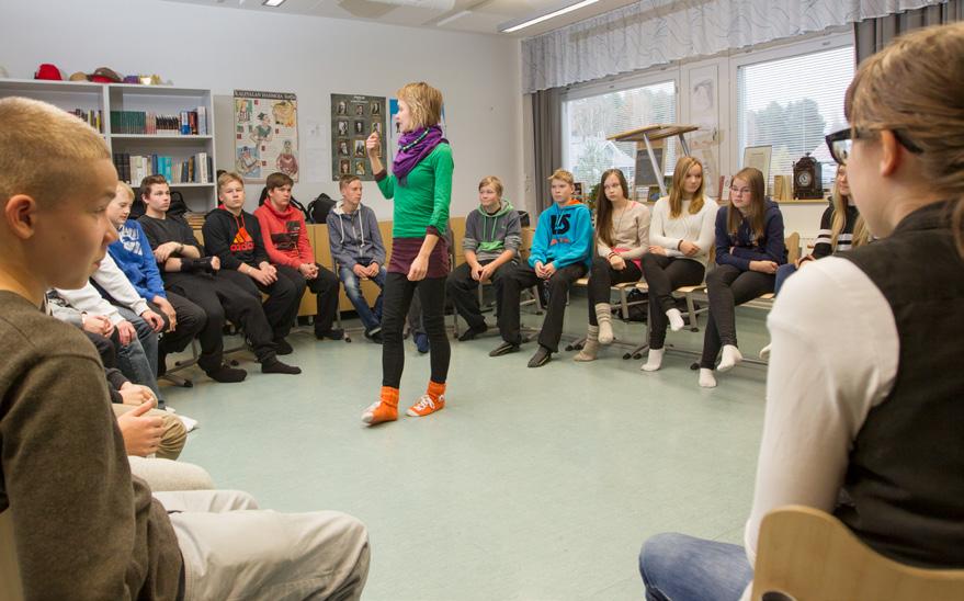 Mikäli samat hakukriteerit täyttäviä hakijoita on enemmän kuin vapaita paikkoja, oppilaat valitaan arpomalla. Toissijaisen oppilaaksiottamisen päätös koskee vuosiluokkia 1 6.