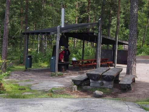 Meriharjun luontotalo toimii Helsingin kaupungin nuorisoasiainkeskuksen kurssikeskuksena. Villa Vuosanta on vuokrattu yksityiselle toimijalle, joka tarjoaa tiloissa kokous-, juhla- ja saunapalveluita.
