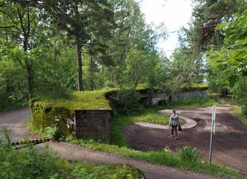 2.2 Maisema Uutelan etelä- ja länsiosan maisemaa rytmittävät pohjois-etelä- sekä luode-kaakko-suuntaiset kallioiset, paikoitellen melko jyrkkäpiirteiset selänteet ja niiden väliin sormimaisesti