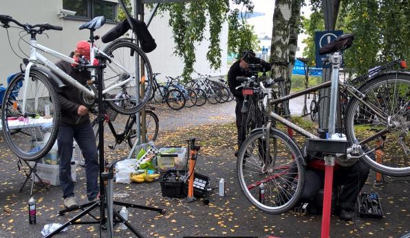 Päiväkohtainen maksu Ei yhtään nimettyä paikkaa Älypuhelimella hallinta Veloitus kerran kuussa Joukkoliikenteen tukeminen epassin kautta tuki 25 /kk = 300 /vuosi maksimi Omavastuu saman suuruinen