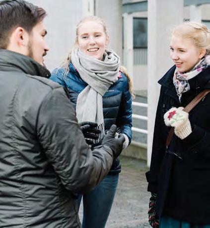 22 Vertaisryhmäkokemukset Päiväkoti- ja kouluajan kokemuksilla vertaisryhmissä saattaa olla osuutensa jännittämisen syntyyn tai sen voimistumiseen.