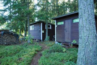 Markku Sandström Naapureilla oli ollut verkot meressä ja toivat minulle kolme kuhaa ja vähän silakoita.