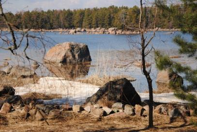 tosi komea ilma, merisumu oli jo hävinnyt ja aurinko paistoi lämpimästi. Käytiin Markon kanssa syömässä ja samalla kaupassa tekemässä hankinnat muutamaa päivää varten.