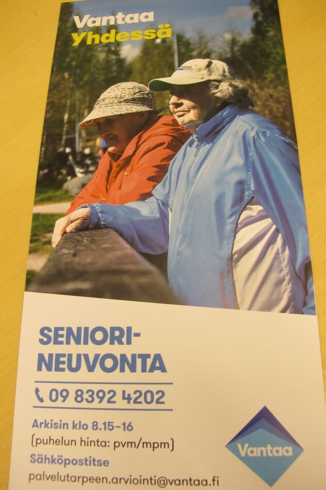 Seniorineuvonta Seniorineuvonta palvelee kaikissa ikääntyviä koskevissa asioissa.