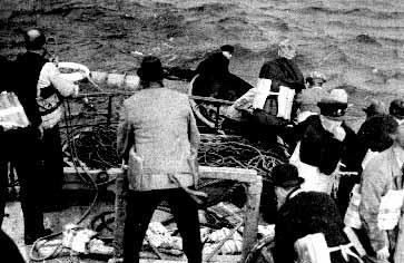 Seurakunnan oma diakoniatyö Vasta vuonna 1929 otettiin suoraan seurakunnan palvelukseen diakonissa, joka kuitenkin oli Helsingin diakonissalaitoksen alainen kuten sisaret yleensä.