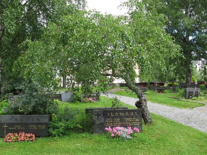 Länsipäätyä rajaa kuusi. Osastossa oli 5 kuulutettua muistomerkkiä, 1962-1966 haudattuja. Kuulutetuista kolme on laattoja ja kaksi suorakulmaista, pienehköä vaakakiveä.