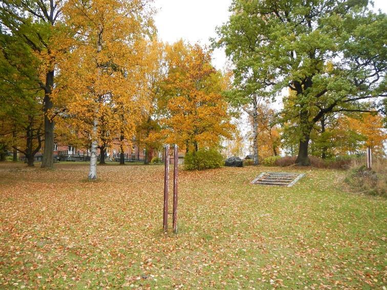 Sokkeli puisto- ja puutarharakenteita säilyneet osittain, fragmentteina KULTTUURIHISTORIALLISET ARVOT Arvoluokat Rakennus rakennushistorialliset arvot rakennustaiteellinen, sosiaalihistoriallinen,