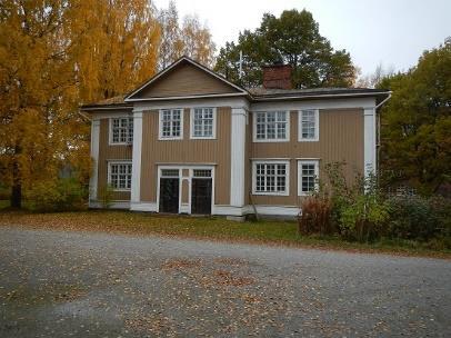 1910-1920-luvulta, pohjoispäädyssä piirteitä 1950-luvun muutoksen ajalta rakennushistorialliset arvot Rakennushistoriallinen, asutus- ja sosiaalihistoriallinen arvo Rakennushistoriallisesti ja