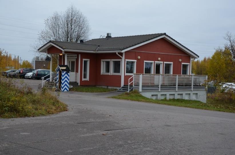 Työntekijät kulkivat tätä kautta työpaikalle, portti alueelle.