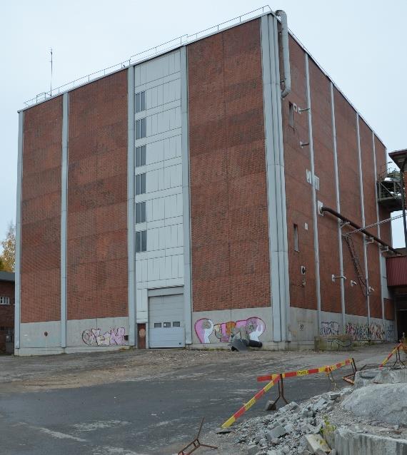 Hiertämöltä rakennettiin kuljetinyhteys keittämöön, joka sellunkeiton loputtua toimi hierremassan varastona.