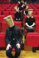 Improvisoitu näytelmä. Kuva Leena Tiuri. Tikkurilan Teatterikoulu IMPROVISOITU NÄYTELMÄ A (3. 4.-lk.) 1,5 
