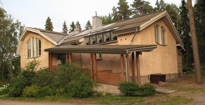 Rakennusarkkitehti Maarit Holttisen n. 350 bruttoneliön mm.