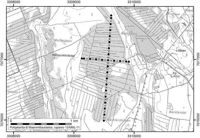 105. Tattarmossen Tattarmossen (kl. 2322 10, x = 7076,7, y = 3309,5) sijaitsee noin 7 km Kruunupyyn keskustasta itään (kuva 1). Se rajoittuu hiekkakankaisiin.