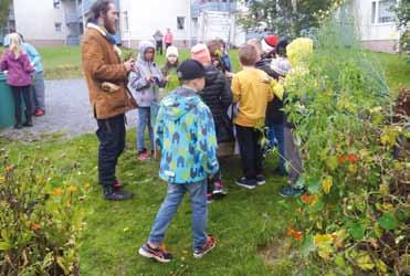 2018 UUSIKYLÄ, Vipusenkatu 5 A kerhohuone rohkaisee nykäisemään hihasta. Kotilinnoissa on hienoa yhteisöllisyyttä, mikä sopiikin minulle, sillä tykkään jutella asukkaiden kanssa.