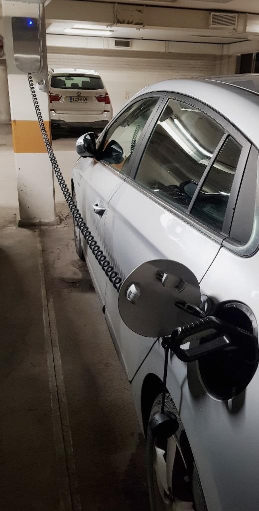 Työssäkäyvä kuluttaja ei voi hyödyntää itse tuottamaansa aurinkosähköä