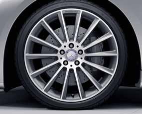 63 793 769 753 648 788 789 647 696 AMG 793 19-tuumaiset AMG-kevytmetallivanteet, titaaninharmaat ja kiiltosorvatut, renkaat edessä 245/45 R 19 ja takana 275/40 R