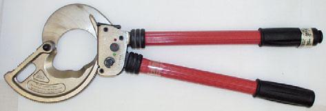 Luettelonro S-nro Paino Pituus 62 mm HKS62 6406269 1,9 kg 340 mm Kaapelin katkaisuun Ø 80* mm asti HKS80 HKS80 S-nro 64 062 70 Kaapelisakset.